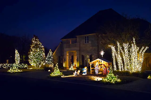 Front yard all white Christmas lighting